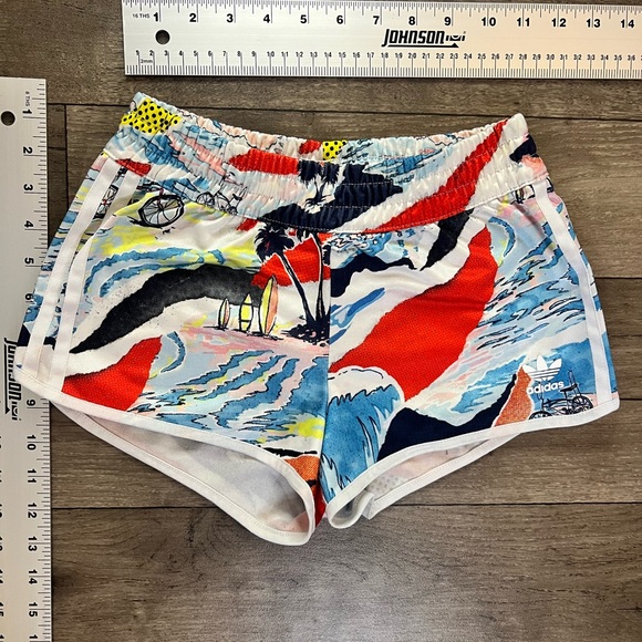 ADIDAS ORIGINALS - Venice Beach Surf Print Shorts - Picture 1 of 3